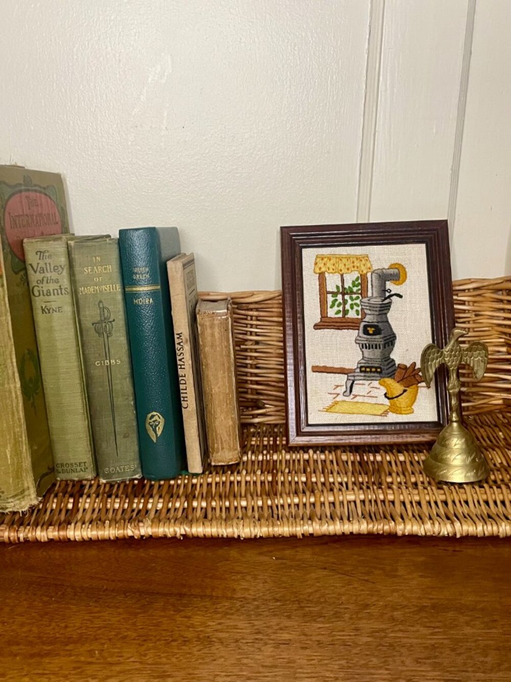 Woven Wicker Table Top Shelf Book Holder